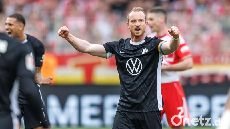 Maximilian Arnold feierte einen Sieg in seinem 400. Bundesligaspiel. Bild: Andreas Gora/dpa