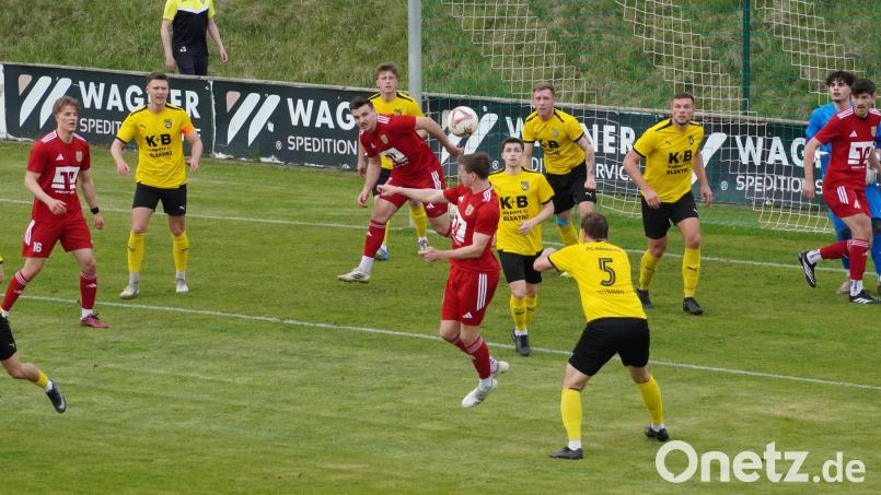 Bezirksliga-Topspiel: FC Amberg gegen den SV Hahnbach. Bild: jma