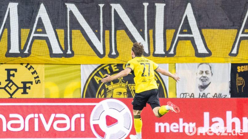 Mika Schroers setzte mit dem 3:1 für Aachen den Schlusspunkt in Regensburg. Bild: Sascha Janne