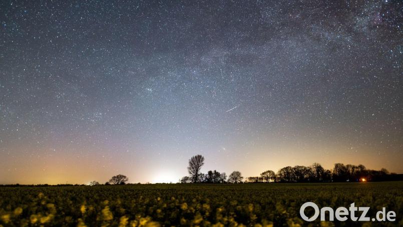 Die Lyriden treten jedes Jahr im April auf. (Archivbild) Bild: Daniel Reinhardt/dpa