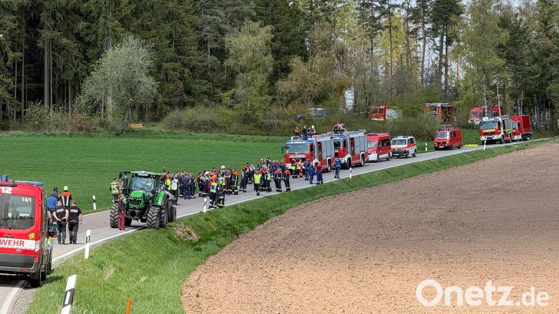Die Kreisstraße AS 19 zwischen Hainstetten und Schnaittenbach war vier Stunden lang gesperrt. Bild: Petra Hartl
