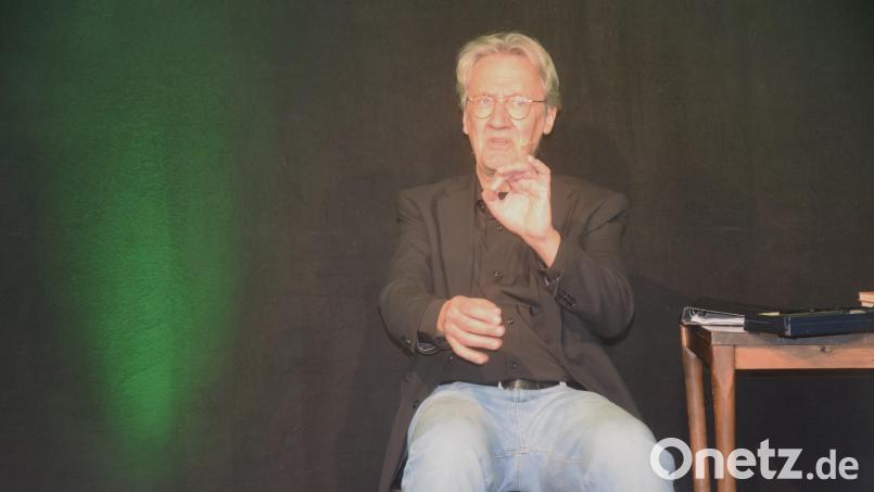 Lässig und dann wieder bissig. Veganer verwelken auch. Holger Paetz bei der Futura Windischeschenbach. Bild: fz