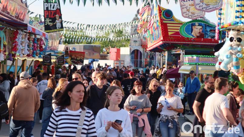 Am Abschlusswochenende ist der Festplatz nochmal voll. Bild: Kunz