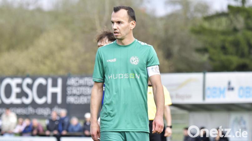 Kapitän Timo Kohler von der DJK Gebenbach absolvierte am Samstag sein 500. Spiel für den Bayernligisten. Bild: Hubert Ziegler