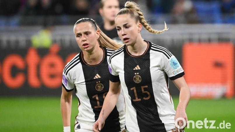 Klara Bühl und Giulia Gwinn (r) könnten in den nächsten Wochen zurückkehren. (Archivbild) Bild: Sebastian Christoph Gollnow/dpa