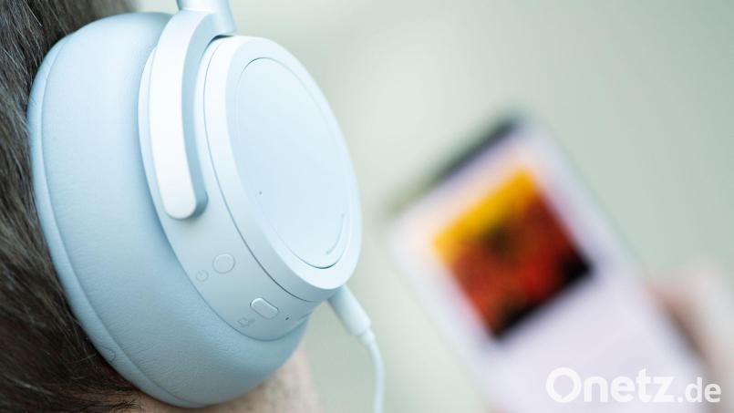 Musik-Streamingdienste werden zunehmend von KI-Songs geflutet. (Symbolbild) Bild: Franziska Gabbert/dpa-tmn/dpa