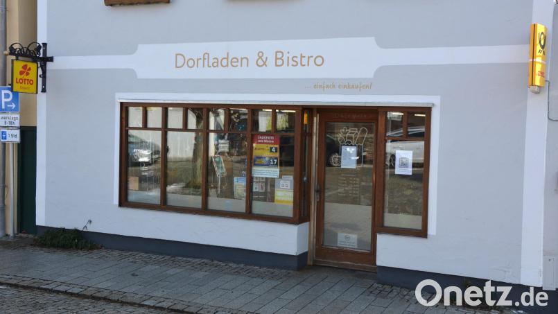 Positive Zahlen für den Bad Neualbenreuther Dorfladen vermeldete Bürgermeister Klaus Meyer in seiner letzten Sitzung als Ratschef. Als ehrenamtlicher Geschäftsführer wird er dem Dorfladen erhalten bleiben. Wie 2024 konnte im vergangenen Jahr ein kleiner Gewinn erwirtschaftet werden. Bild: jr