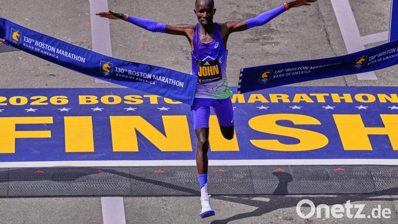 John Korir gewann den Boston-Marathon. Bild: Charles Krupa/AP/dpa