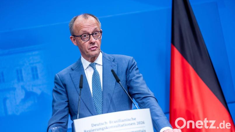 Bundeskanzler Merz lässt offen, wie er einem möglichen Treibstoffmangel begegnen will. Bild: Michael Kappeler/dpa