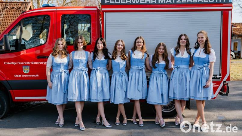Mit acht Festdamen feiert die Feuerwehr Matzersreuth ihr Jubiläumswochenende. Bild: Helena Weyermüller