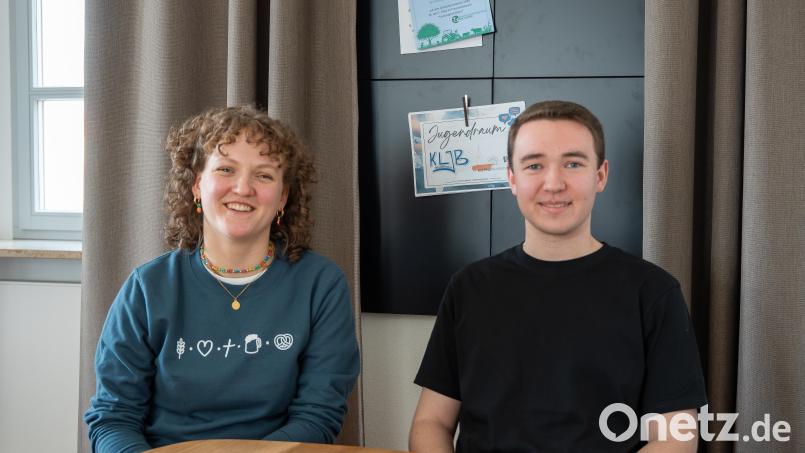 Dorothee Pleyer (22) aus Waldthurn und Pascal Kraus (20) aus Kirchendemenreuth führen den neuen KLJB-Kreisverband Nordoberpfalz als gleichberechtigte Vorsitzende an. Bild: Franka Eichl
