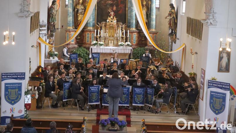 Das Konzert der Werkvolkkapelle Schlicht in der St.-Georgs-Kirche war ein fulminanter Auftakt in das Jubiläumsjahr. Bild: mfh