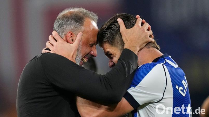 Interessant, was die KI den Vereinsbossen von Real Sociedad zu Pellegrino Matarazzo erzählte. Bild: Jose Breton/AP/dpa