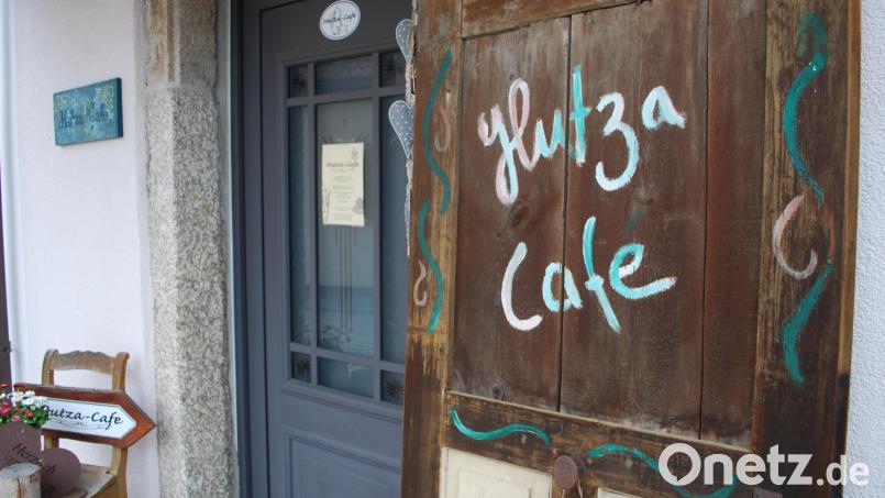 Das Hutza-Café in Falkenberg ist an fünf Tagen in der Woche geöffnet. Gäste müssen vorher reservieren. In der Urlaubszeit gibt es auch eine kleine Karte für Radfahrer oder Wanderer, die spontan vorbeikommen können. Bild: Thorsten Schreiber