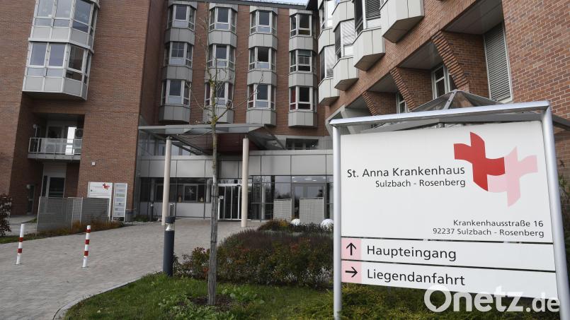 Zum Kommunalunternehmen Krankenhäuser des Landkreises zählen das St.-Anna-Krankenhaus in Sulzbach-Rosenberg (Bild) und die St.-Johannes-Klinik in Auerbach. Um deren Defizite auszugleichen, wurde im Kreishaushalt eine Summe von knapp acht Millionen Euro eingeplant. Bild: Petra Hartl