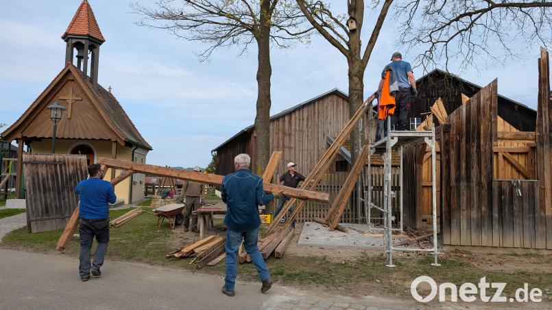 In Diendorf wird ein neues Dorfgemeinschaftshaus errichtet. Bild: Bettina Niggel