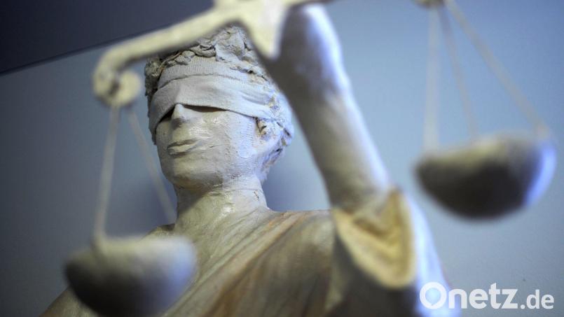 Wegen schweren Bandendiebstahls wurde ein 28-Jähriger vor dem Amberger Schöffengericht zu drei Jahren und neun Monaten Haft verurteilt. Symbolbild: hwo