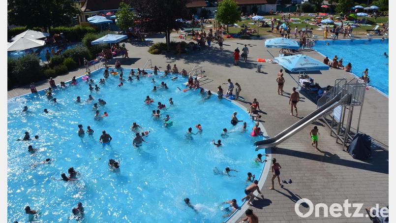 Um die Öffnungszeiten des Waldsassener Egrensis-Freibads ging es bei der Stadtratssitzung. Archivbild: jr