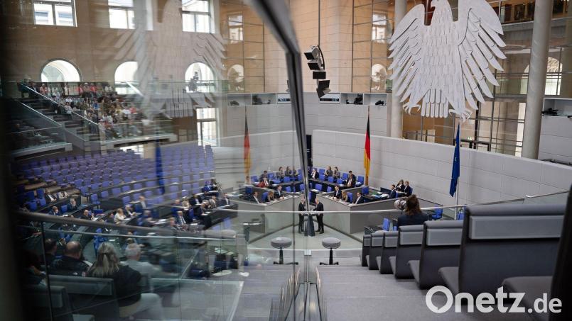 Der Bundestag hat eine Reform beschlossen, damit staatliche Milliarden schneller in die Infrastruktur fließen. Bild: Markus Lenhardt/dpa