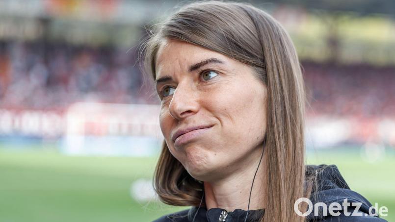 Seit ihrer Beförderung zur Cheftrainerin von Union Berlin gibt es im Netz sexistische Beiträge gegen Marie-Louise Eta. (Archivbild) Bild: Andreas Gora/dpa