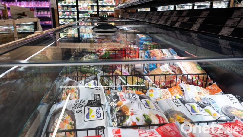 Supermärkte und Discounter halten ein großes Angebot tiefgekühlter Produkte für Kunden bereit. (Symbolbild) Bild: Sven Hoppe/dpa