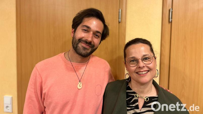 Julian Mühlmeier hat den Vorsitz abgegeben, weil er Vater einer kleinen Tochter wurde und im elterlichen Betrieb in Schwarzenbach mehr Aufgaben übernahm. Mit Sandra Zech hat er eine bestens vorbereitete und für das Theater ausgebildete Nachfolgerin gefunden. Bild: Modernes Theater Tirschenreuth