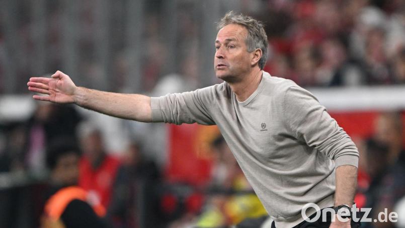 Leverkusens Kasper Hjulmand hofft trotz Pokal-Aus auf Bayerns Europa-Erfolg. Bild: Federico Gambarini/dpa