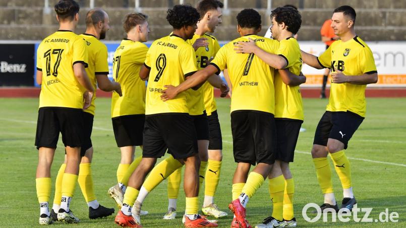 Der FC Amberg kann am Samstag die Meisterschaft und den Aufstieg in die Landesliga klar machen. Bild: Hubert Ziegler