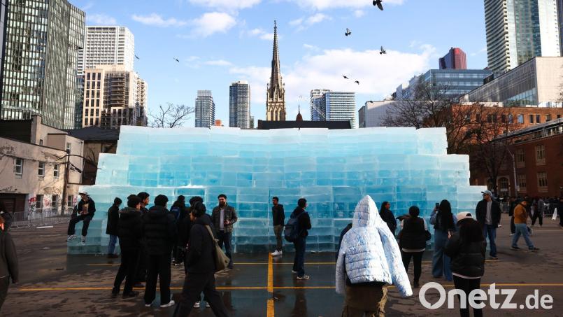 Die PR-Aktion zum neuen Album des Rappers artet in Toronto aus - und ruft die Polizei auf den Plan. Bild: Cole Burston/The Canadian Press/AP/dpa