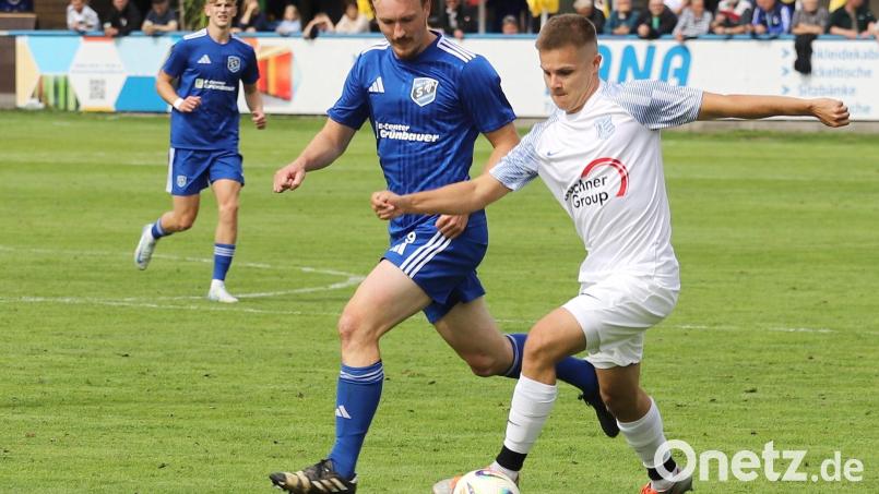 Auf Martin Pasieka (links) ist Verlass. Der Torjäger des SV Etzenricht erzielte beim ersten Saisonauswärtserfolg seiner Mannschaft beide Treffer. Bild: war