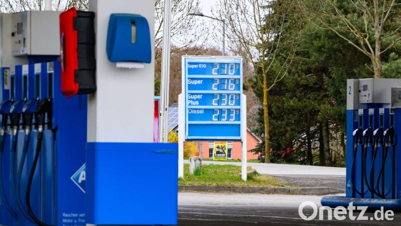 Die Spritpreise drehen aktuell wieder nach oben. (Archivbild) Bild: Patrick Pleul/dpa