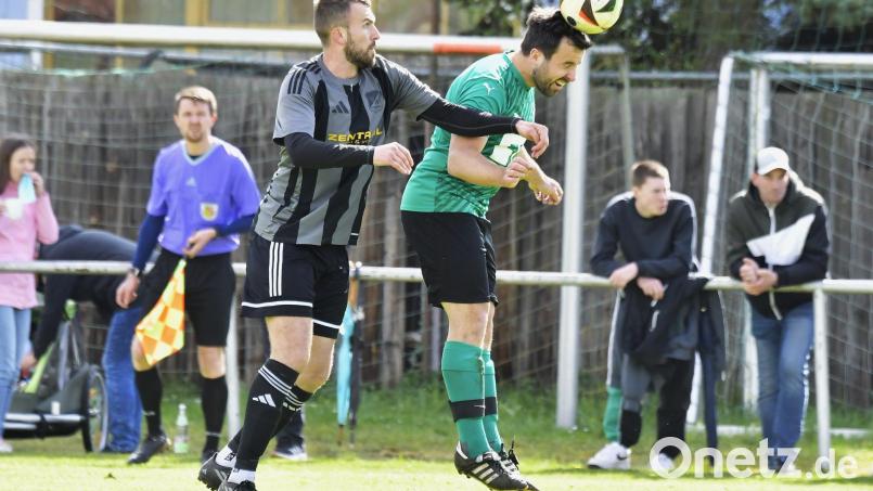 Der FC Wernberg verpflichtet zur kommenden Saison Armin Gegic (links) vom SV Köfering. Bild: Hubert Ziegler