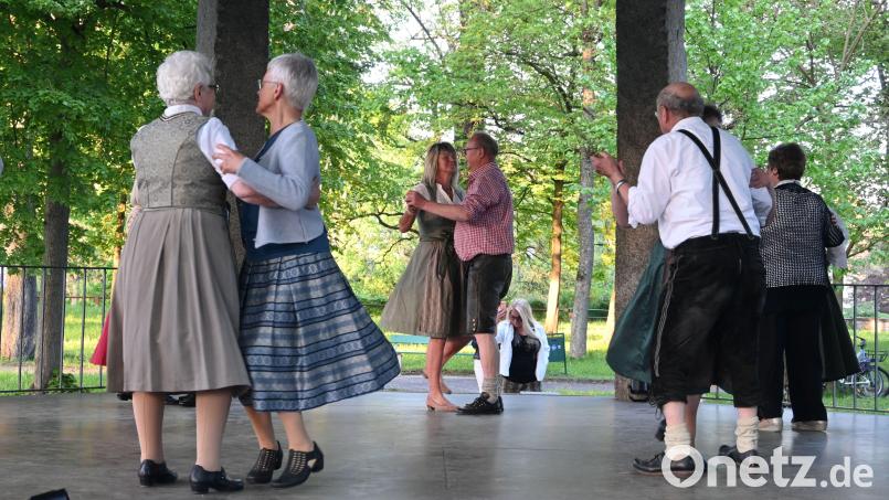 Am Mittwoch, 29. April, geht's im Amberger Tanzpavillon wieder los. Der Saisonauftakt fällt auf den Welttanztag. Bild: Simon Hauck, Stadt Amberg