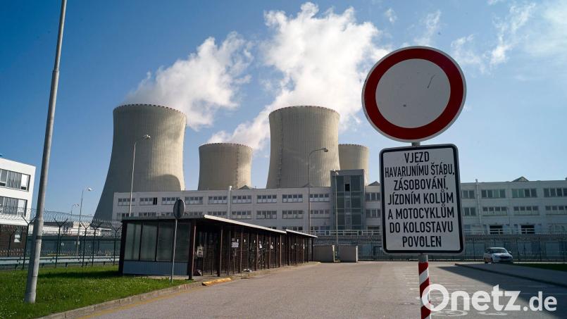 Am Standort des Atomkraftwerks Temelin soll künftig ein Mini-AKW getestet werden. (Archivbild) Bild: Michael Heitmann/dpa