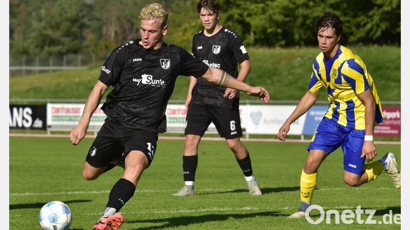 Der 1. FC Schwarzenfeld (schwarz) möchte zuhause gegen Breitenbrunn einen großen Schritt Richtung Nichtabstieg machen. Bild: ham