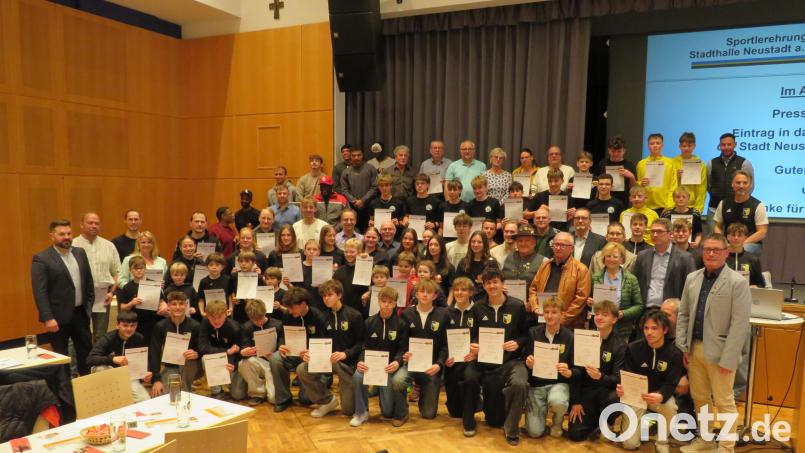 Die ausgezeichneten Sportlerinnen und Sportler Bild: adj