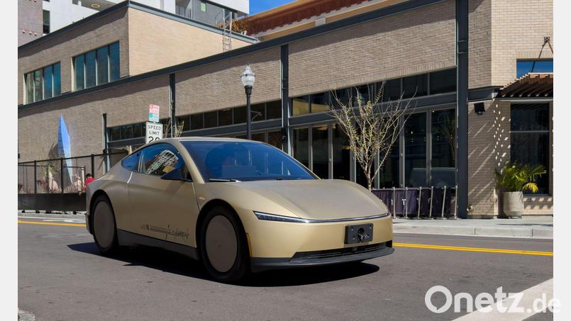So sieht für Elon Musk die Zukunft von Tesla aus. (Archivbild) Bild: Andrej Sokolow/dpa