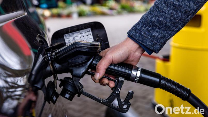 Tanken wird gerade wieder teurer. (Archivbild) Bild: Frank Hammerschmidt/dpa