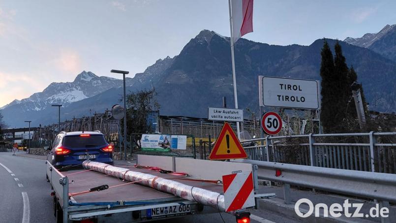 Auf der Brennerautobahn ging es für den ehemaligen Weidener Maibaum Richtung Süden. Bild: Dötterl