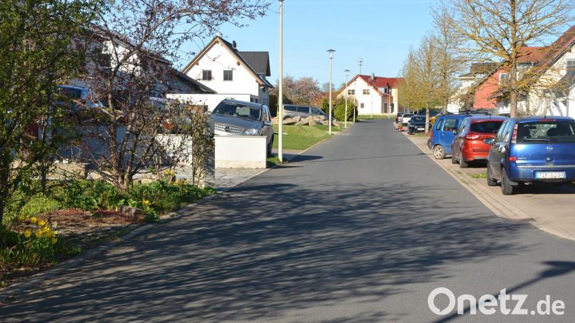 Keine Schrittgeschwindigkeit für die Andorfer Straße in Konnersreuth. Der Marktrat lehnte mehrheitlich diesen Antrag ab. Es bleibt bei einer Tempo-30-Zone. Bild: jr