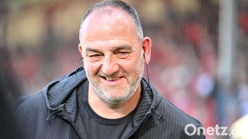 Heidenheims Trainer Frank Schmidt. (Archivbild) Bild: Harry Langer/dpa