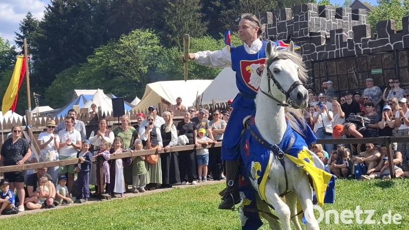 Das Ritterturnier gehört zu den Höhepunkten beim Mittelalter-Fest auf Schloss Guteneck, das heuer am verlängerten Wochenende von 1. bis 3. Mai stattfindet. Bild: jua