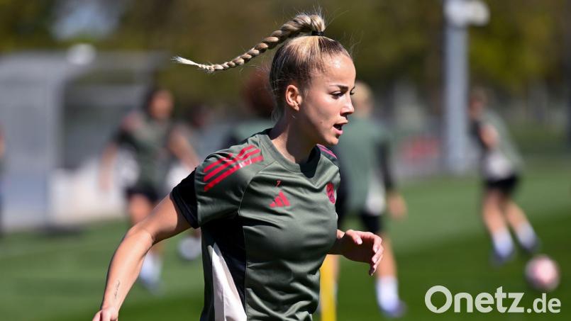 Fußball-Nationalspielerin Giulia Gwinn im Abschlusstraining zum Champions-League-Halbfinale gegen den FC Barcelona. Bild: Sven Hoppe/dpa