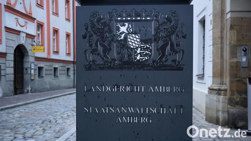 Vor dem Amberger Landgericht müssen sich drei Männer für eine brutale Schlägerei nach der Wolfsbacher Kirwa verantworten. Symbolbild: jut