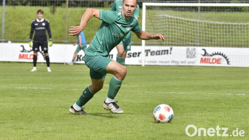 Timo Kohler sah beim 2:5 in Neumarkt die Rote Karte. Bild: Hubert Ziegler