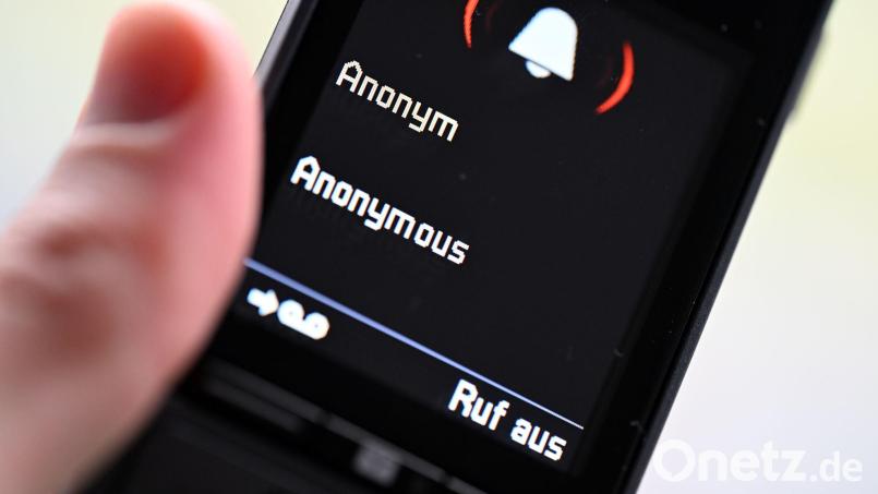 Ein Mann aus Maxhütte-Haidhof erhielt statt eines bestellten Mobiltelefons nur eine leere Verpackung. Symbolbild: Wolf von Dewitz/dpa-Zentralbild/dpa-tmn