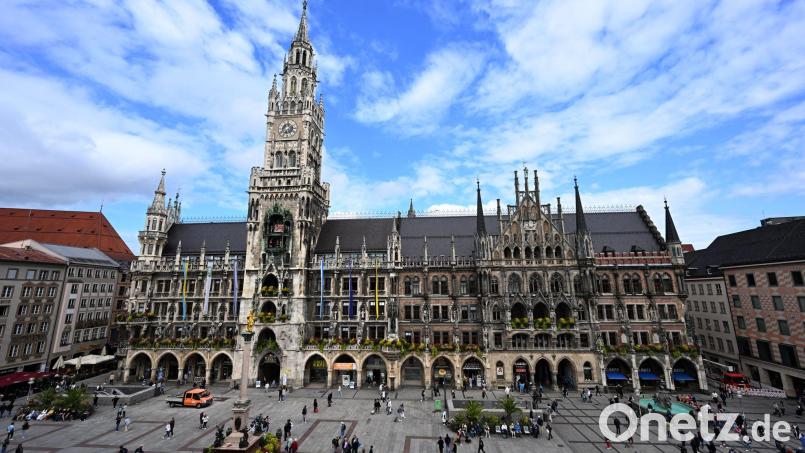 Ein aufmerksamer Mitarbeiter des Sicherheitsdienstes bemerkte den Mann im Münchner Rathaus. (Archivbild) Bild: Felix Hörhager/dpa