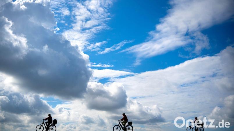 Heiter bis wolkig zeigt sich das Wetter in Deutschland zur neuen Woche. (Symbolbild) Bild: Sina Schuldt/dpa