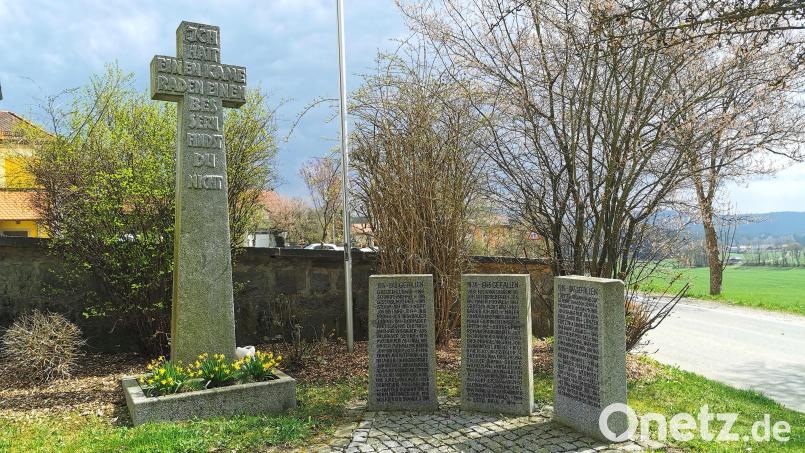 Der Volkstrauertag 2026 wird am Kriegerdenkmal in Pullenried wohl ohne die Krieger- und Soldatenkameradschaft Pullenried-Langau stattfinden. Der Verein löst sich im Mai auf. Bild: Portner