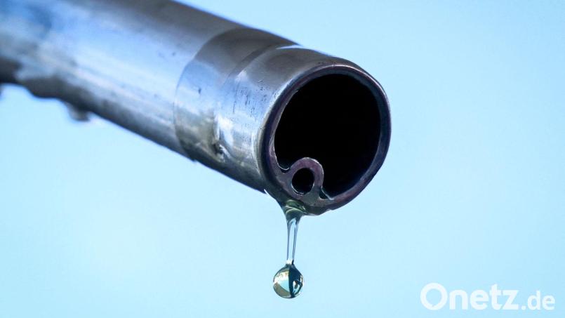 Die Spritpreise steigen. (Symbolbild) Bild: Alain Jocard/AFP/dpa